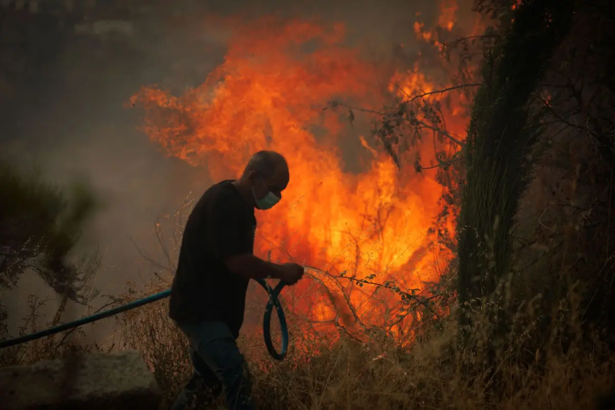 Imagem de contexto do artigo Incêndio em Freixo de Espada à Cinta obriga a evacuar aldeias de Martim Tirado e Macieirinha