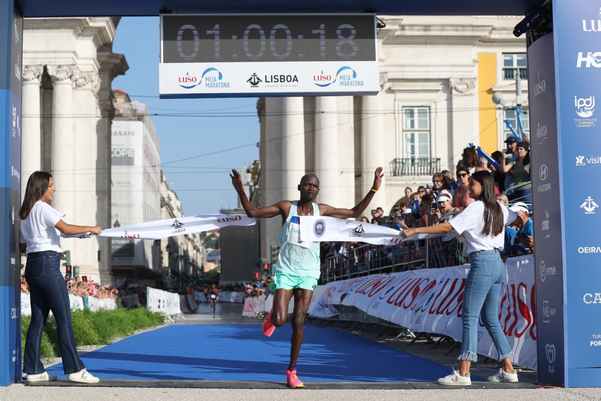 O queniano Abraham Cheroben venceu a meia maratona de Lisboa