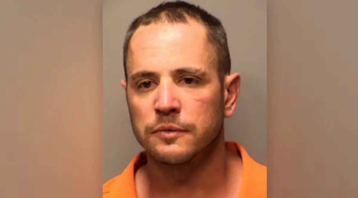 Matthew Huttle tinha uma arma quando foi abatido