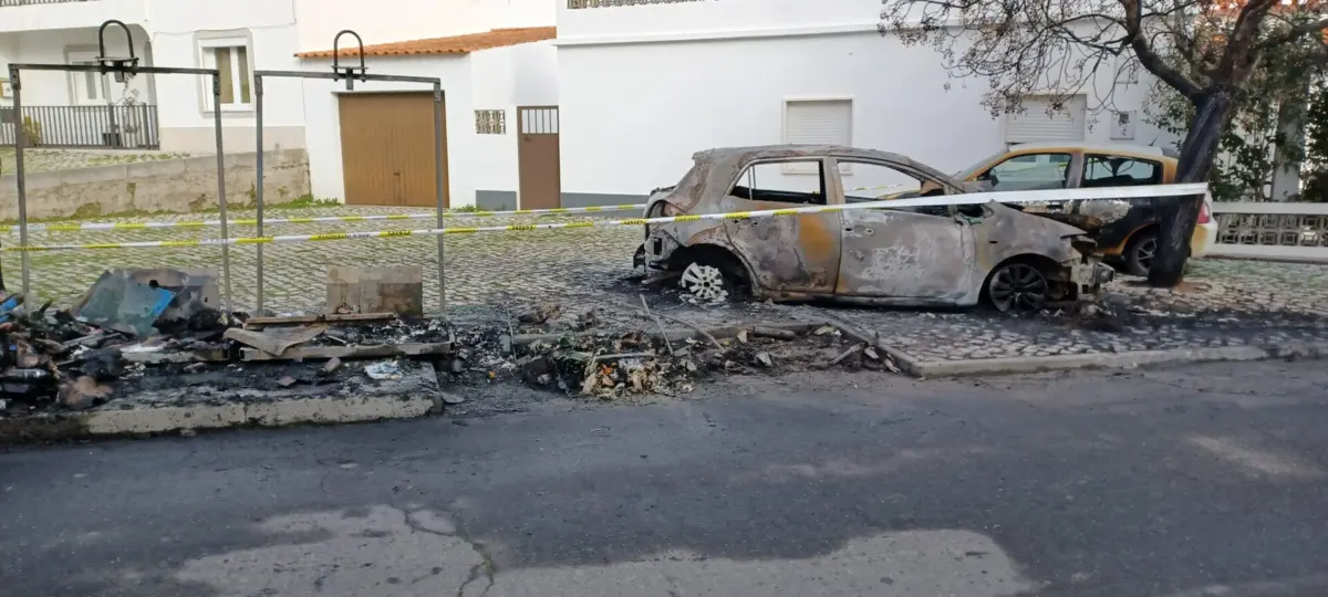Imagem de contexto do artigo Ecoponto incendiou-se e fogo destruiu dois carros em Mértola