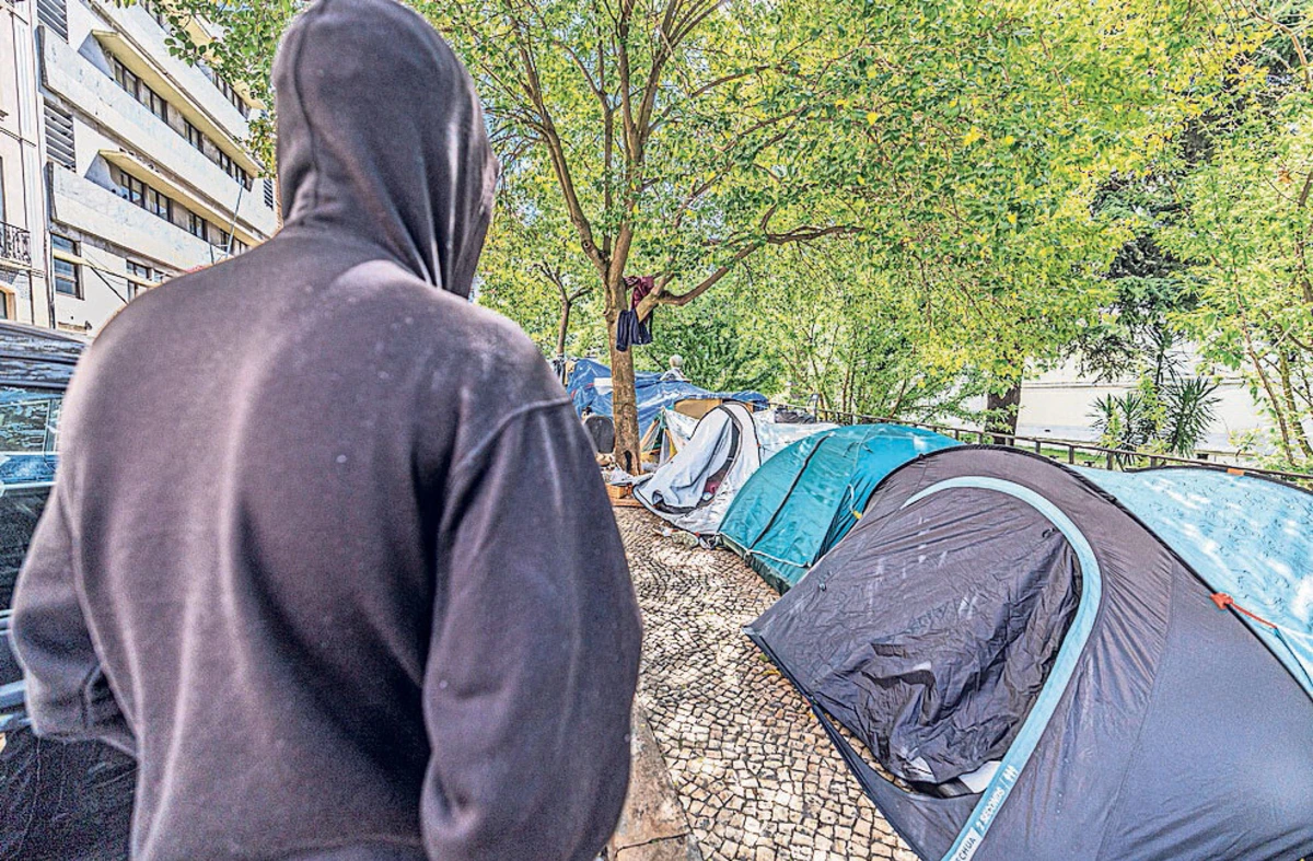 A Amnistia Internacional (AI) está preocupada com os “níveis recorde de pessoas em situação de sem abrigo”