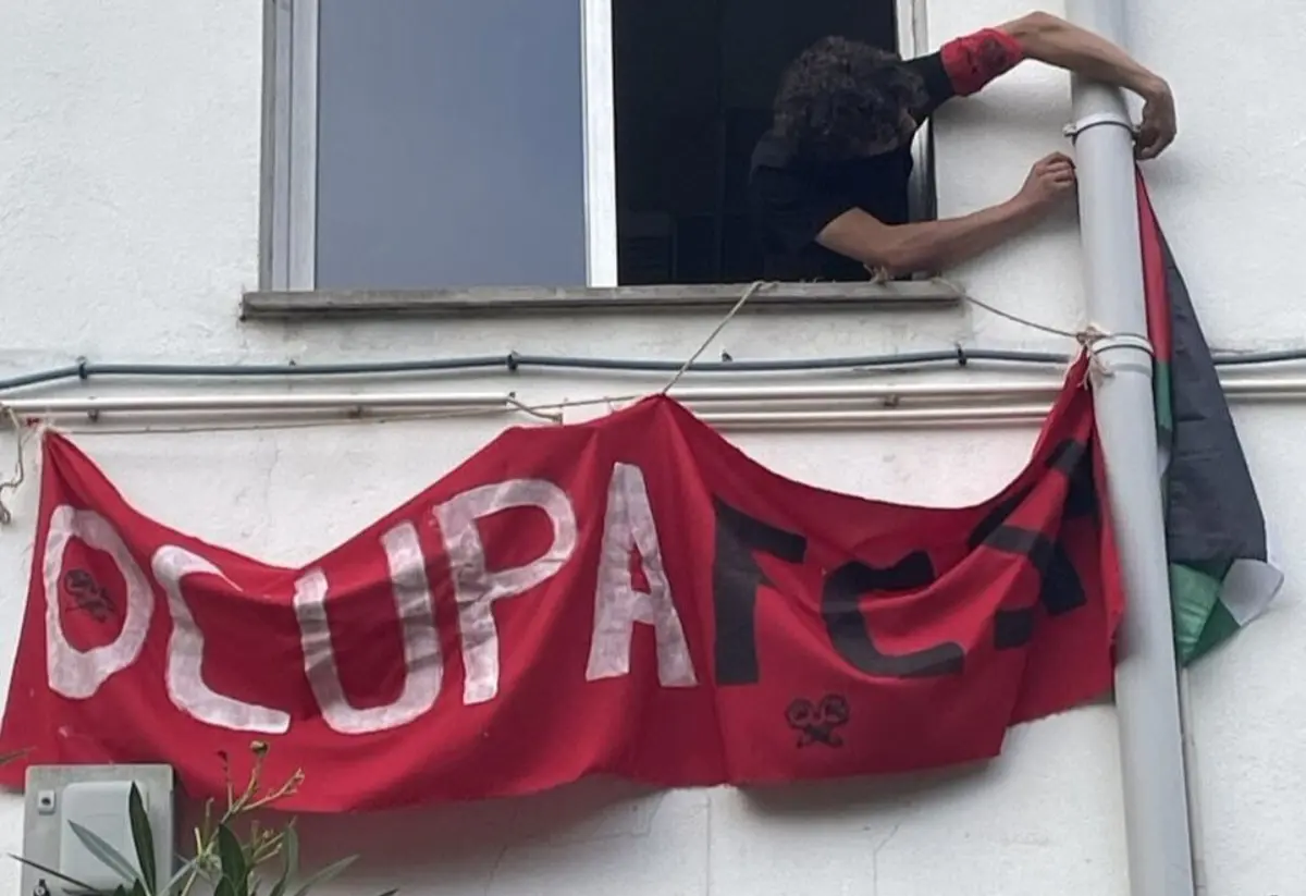 Imagem de contexto do artigo Estudantes pelo "Fim ao Fóssil" fecham universidade Nova de Lisboa