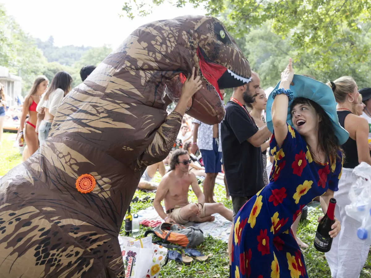 Raquel Martins e Du Nothin abriram o segundo dia do Paredes de Coura ainda fora do recinto