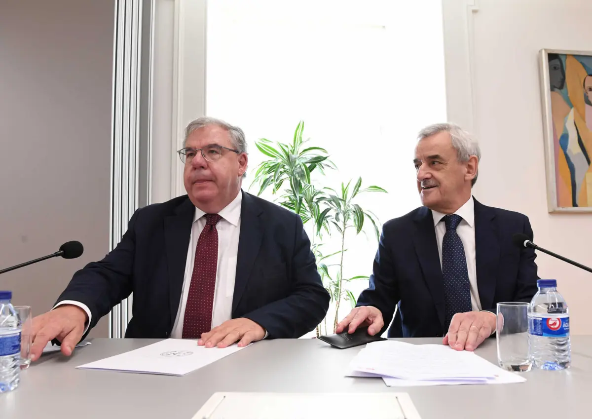 Henrique Araújo (à dir.), líder do Supremo Tribunal de Justiça, e Azevedo Mendes, vice-presidente do Conselho Superior da Magistratura, apresentaram o projeto