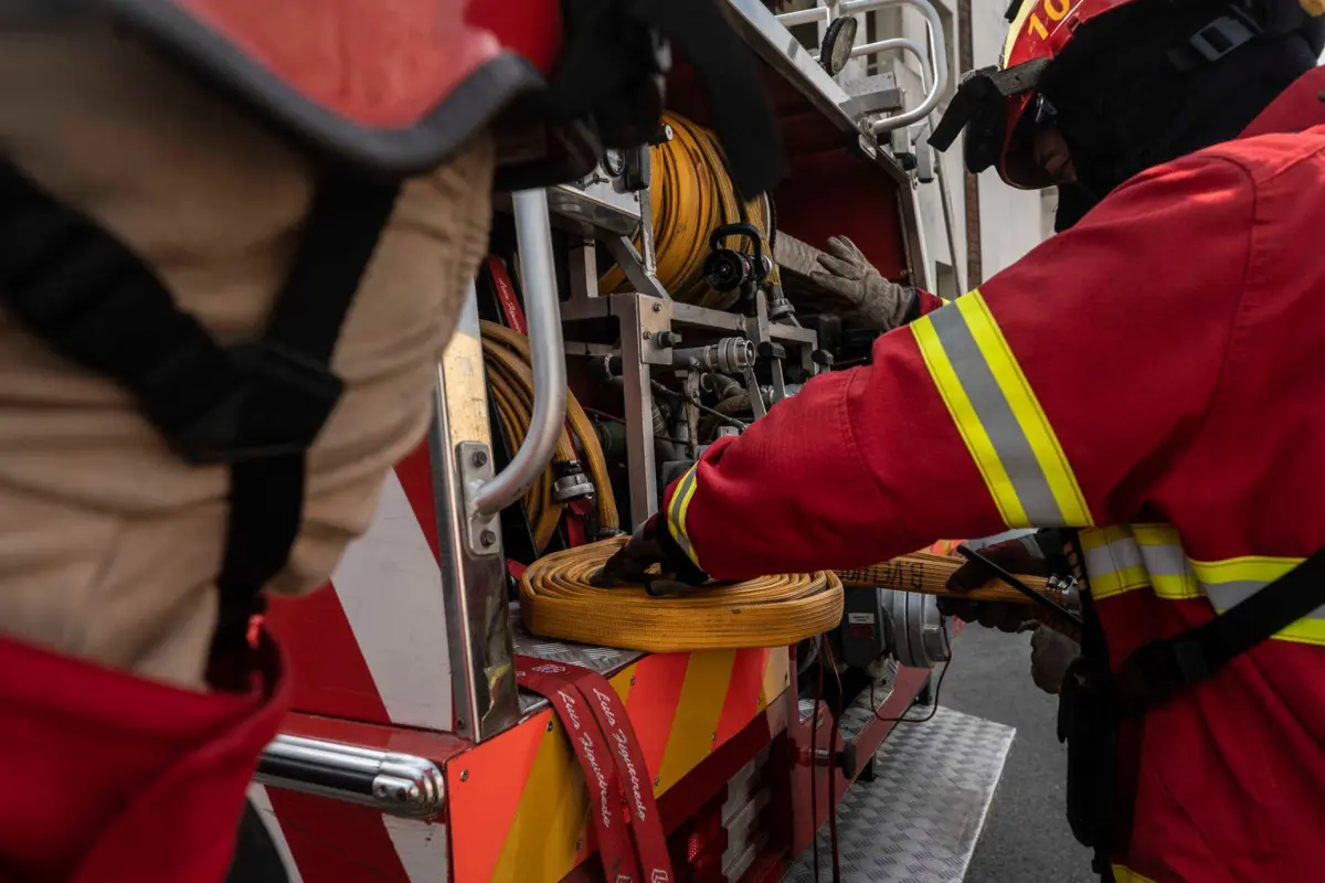 Incêndio deflagrou de madrugada