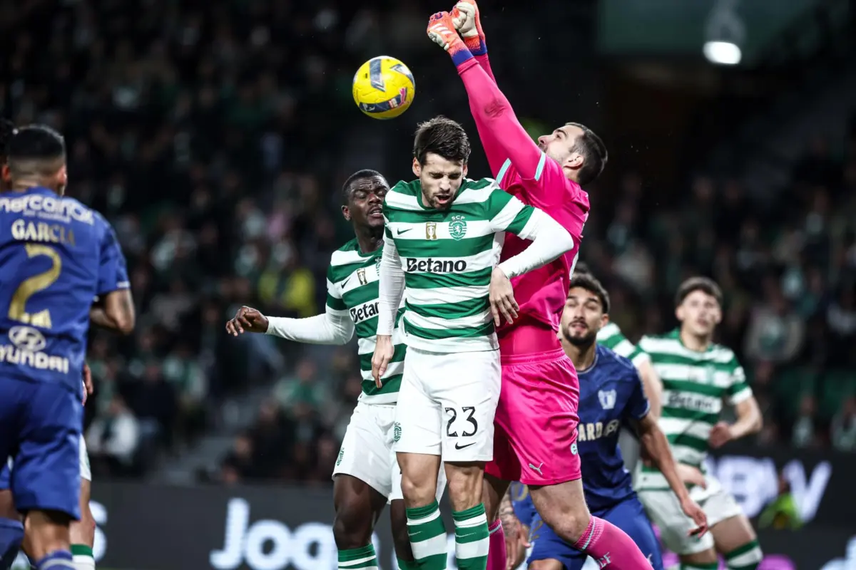 Daniel Bragança, de cabeça, deu a vitória ao Sporting