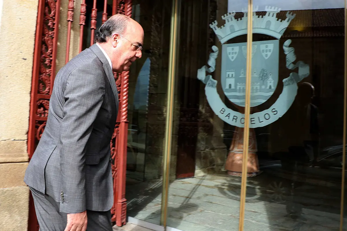 Miguel Costa Gomes e três dirigientes dos serviços da Câmara de Barcelos são julgados por vários crimes