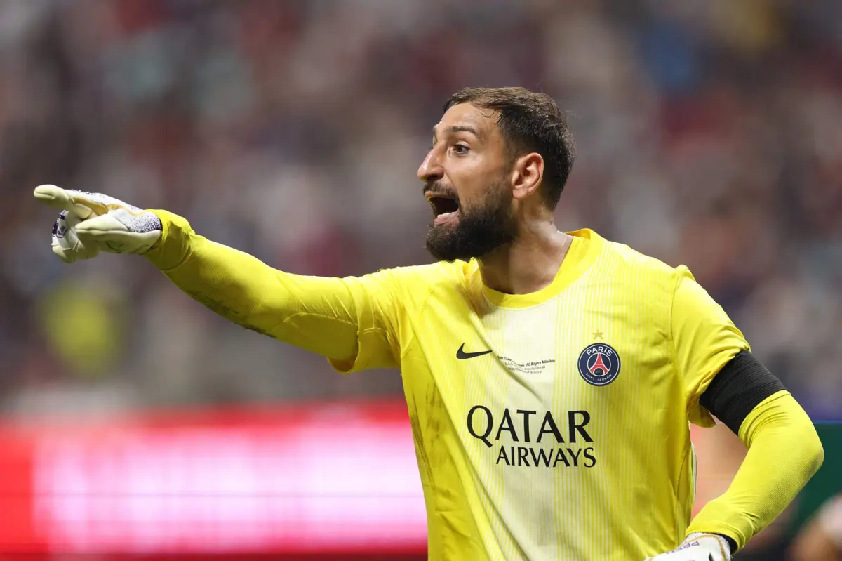 Donnarumma não ficou satisfeito com a decisão de Luis Enrique