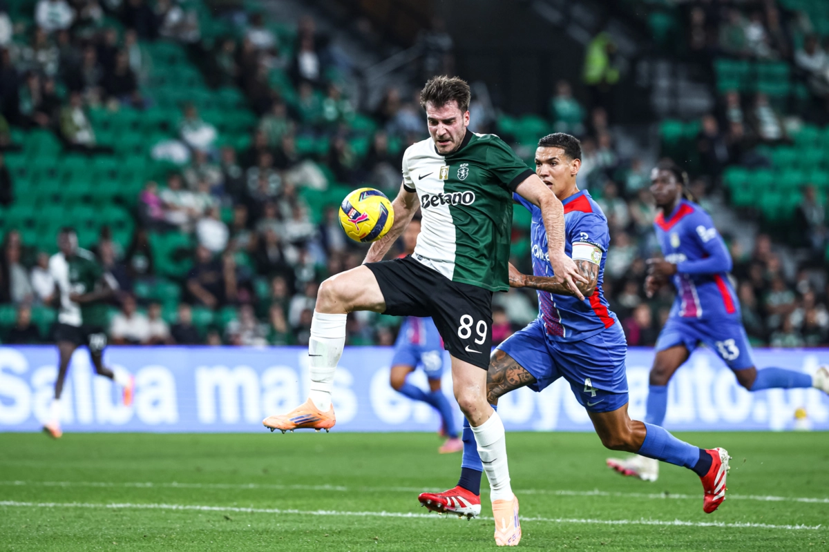 Internacional grego leva 11 jogos, quatro golos e três assistências ao serviço dos leões