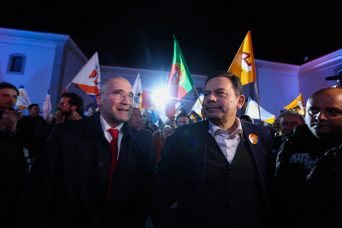 "Eu não venho cá criar desatenções, venho cá ajudar o PSD em campanha", afirmou Passos Coelho