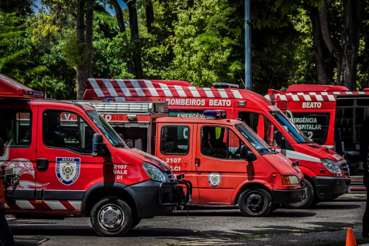 Comandante, vice-presidente, tesoureira e um elemento da corporação de bombeiros estão indiciados da prática dos crimes de peculato, abuso de poder e ainda de peculato de uso