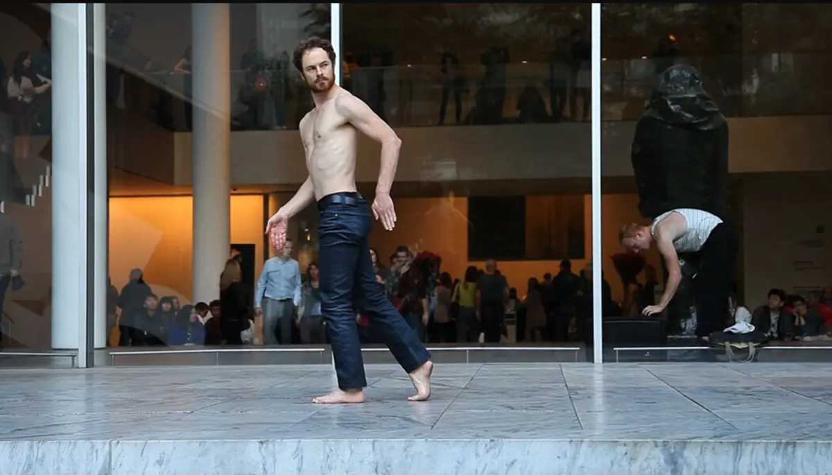 Boris Charmatz regressa com uma história viva da dança