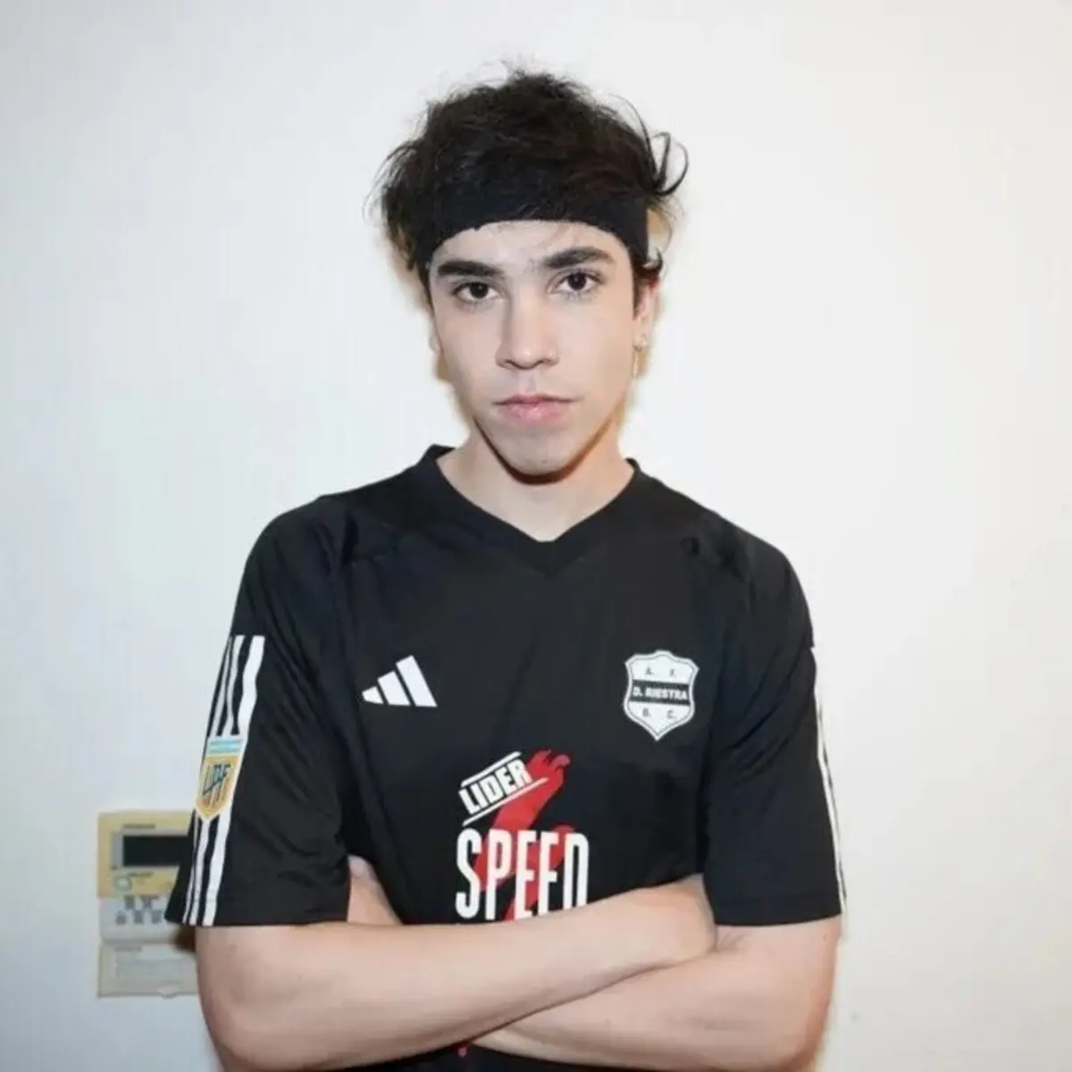 Iván Buhajeruk, conhecido como Spreen, tem 24 anos, nunca foi jogador de futebol, mas já jogou na 1.ª divisão da liga argentina