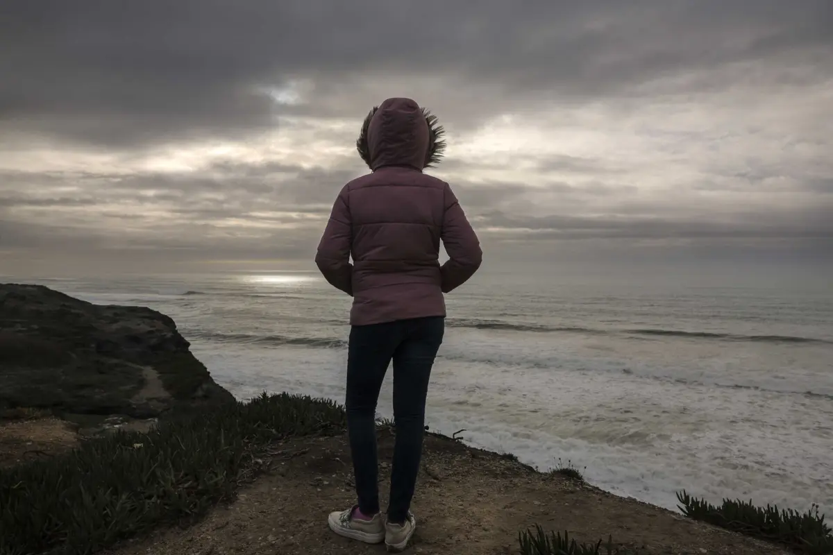 O homem vai ter também de pagar 25 mil de indemnização à filha