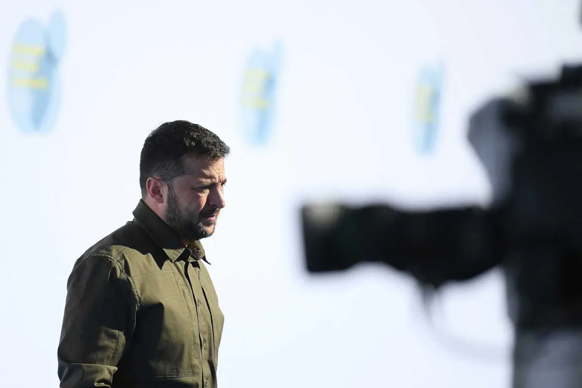 Zelensky critica "vozes estranhas" nos EUA que contestam apoio a Kiev