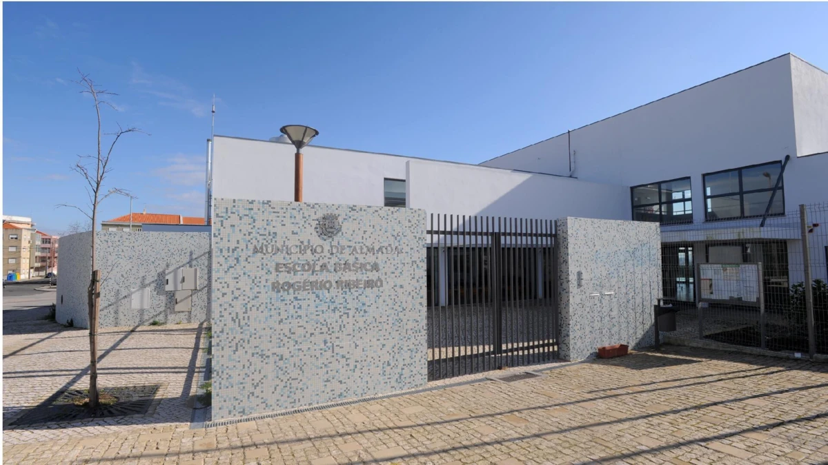 Centro de Apoio à Aprendizagem funciona na Escola Básica Rogério Ribeiro