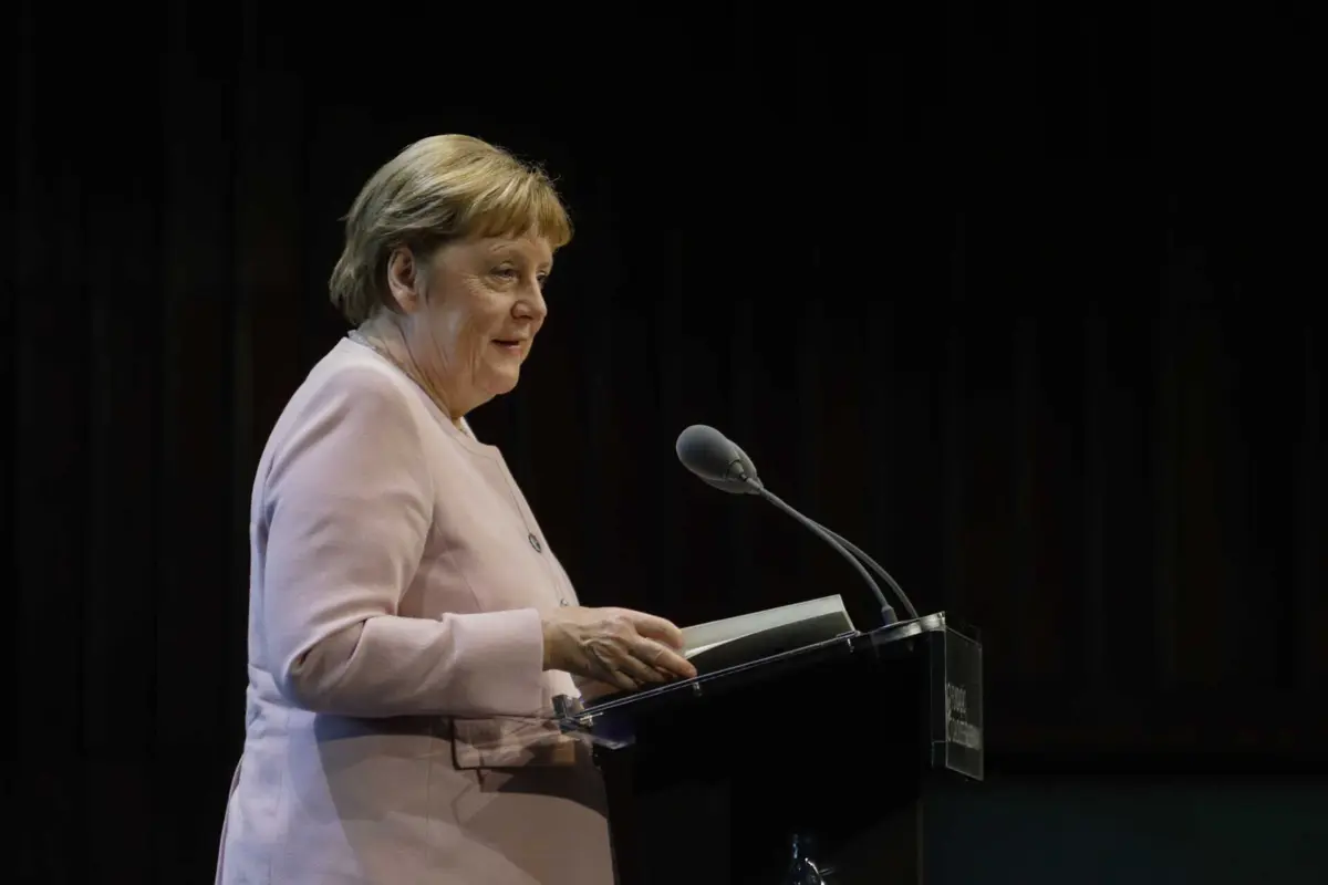 No livro da ex-chanceler, a crise do euro ocupa um capítulo em que a antiga chefe do Governo alemão revê os momentos-chave daqueles momentos de dúvidas existenciais