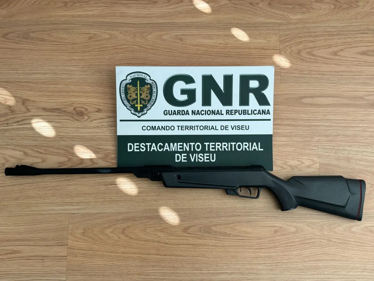 GNR apreendeu ao suspeito uma espingarda de ar comprimido.