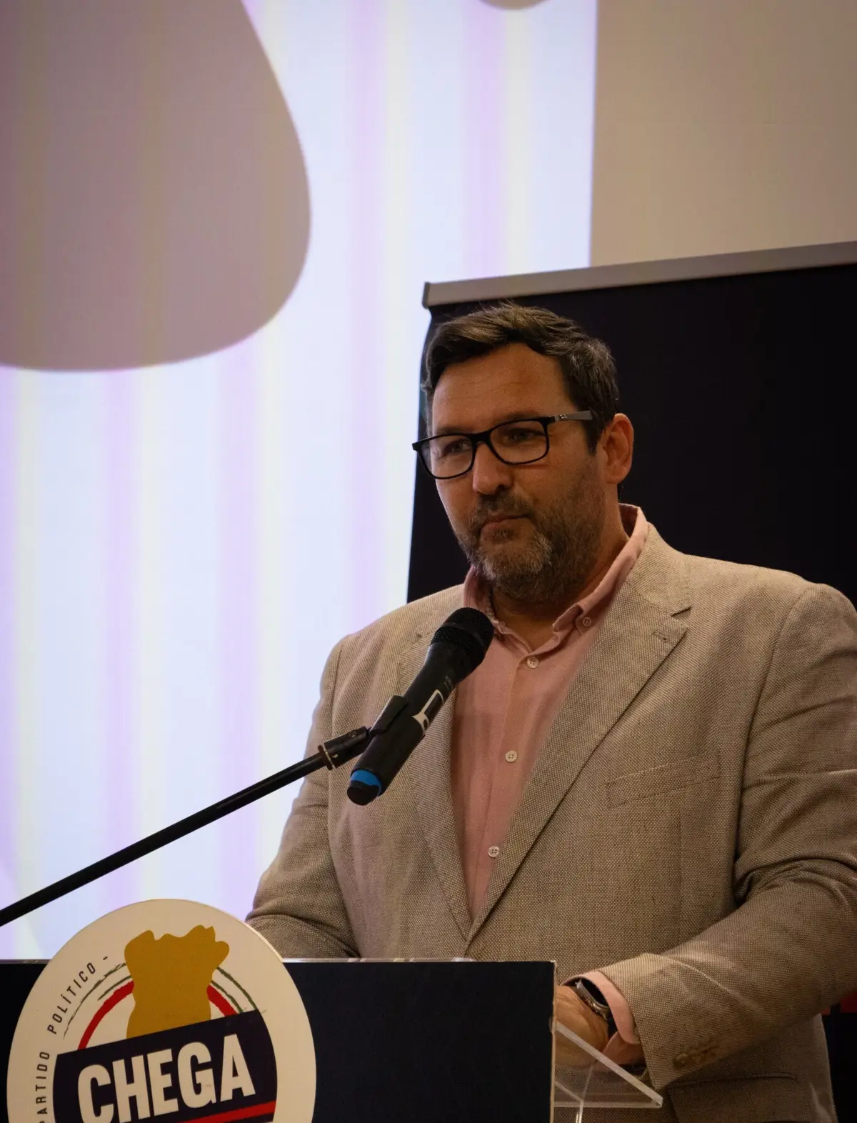 O deputado municipal estava em décimo lugar nos candidatos pelo círculo de Lisboa nas últimas legistaltivas, não tendo sido eleito por pouco