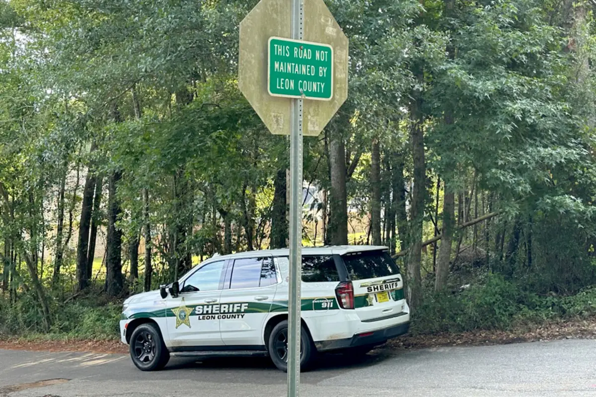 Atirador é filho de uma agente do Departamento do Xerife de Leon County