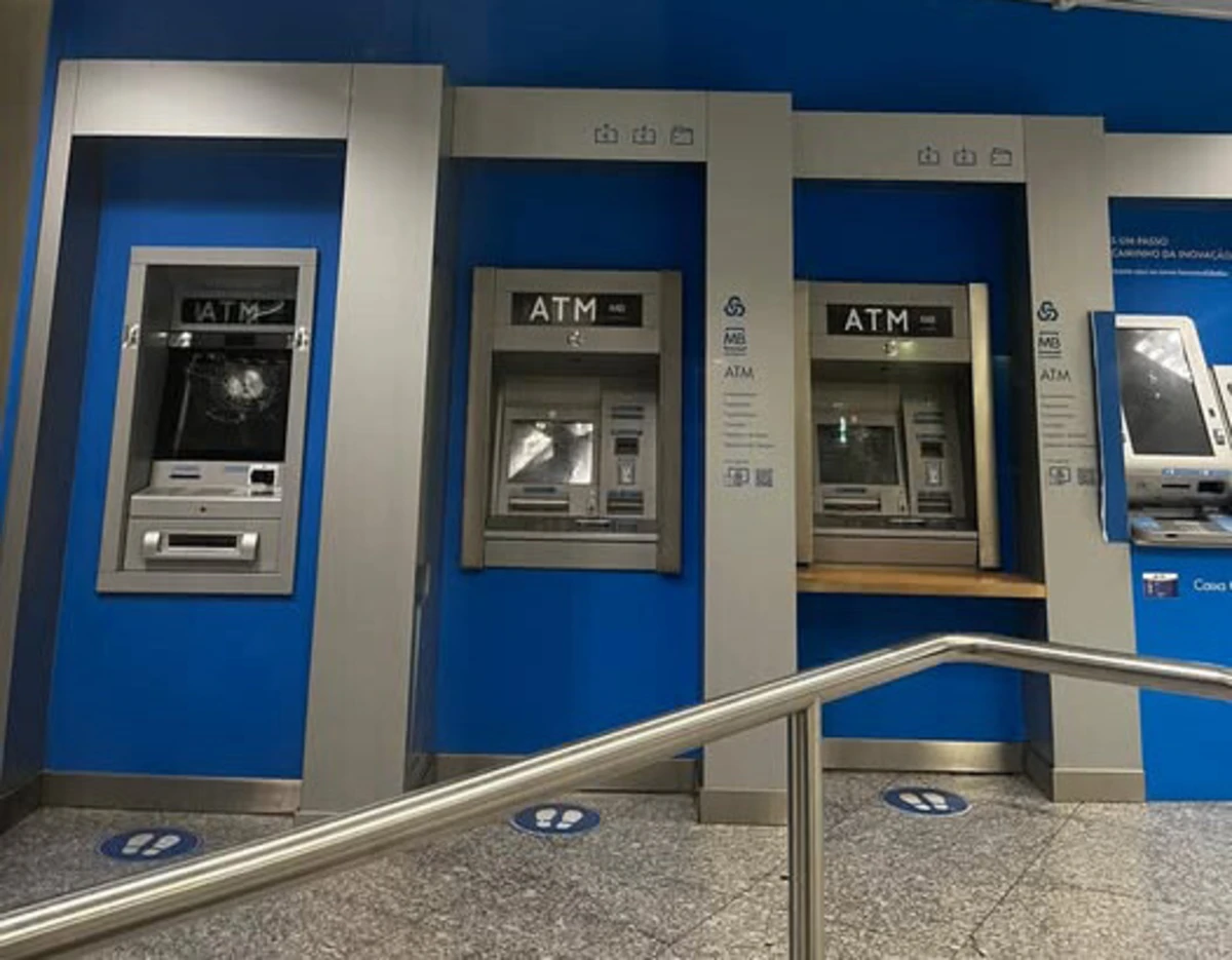 Homem destruiu 11 caixas multibanco em Mirandela