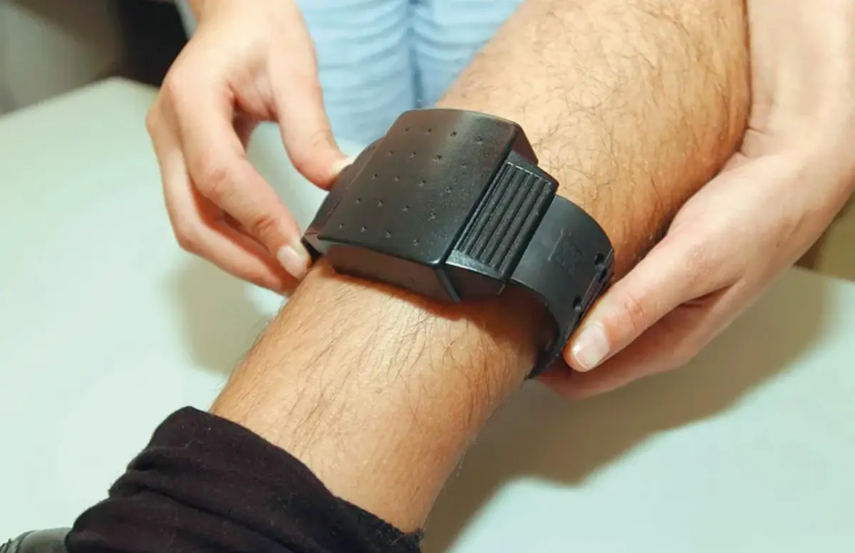 Prisão domiciliária vai ser vigiada por pulseira eletrónica