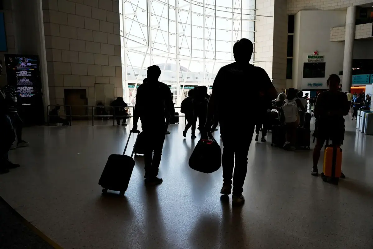 Sistema europeu de controlo de fronteiras para cidadãos extracomunitários foi suspenso por três meses no Aeroporto de Lisboa
