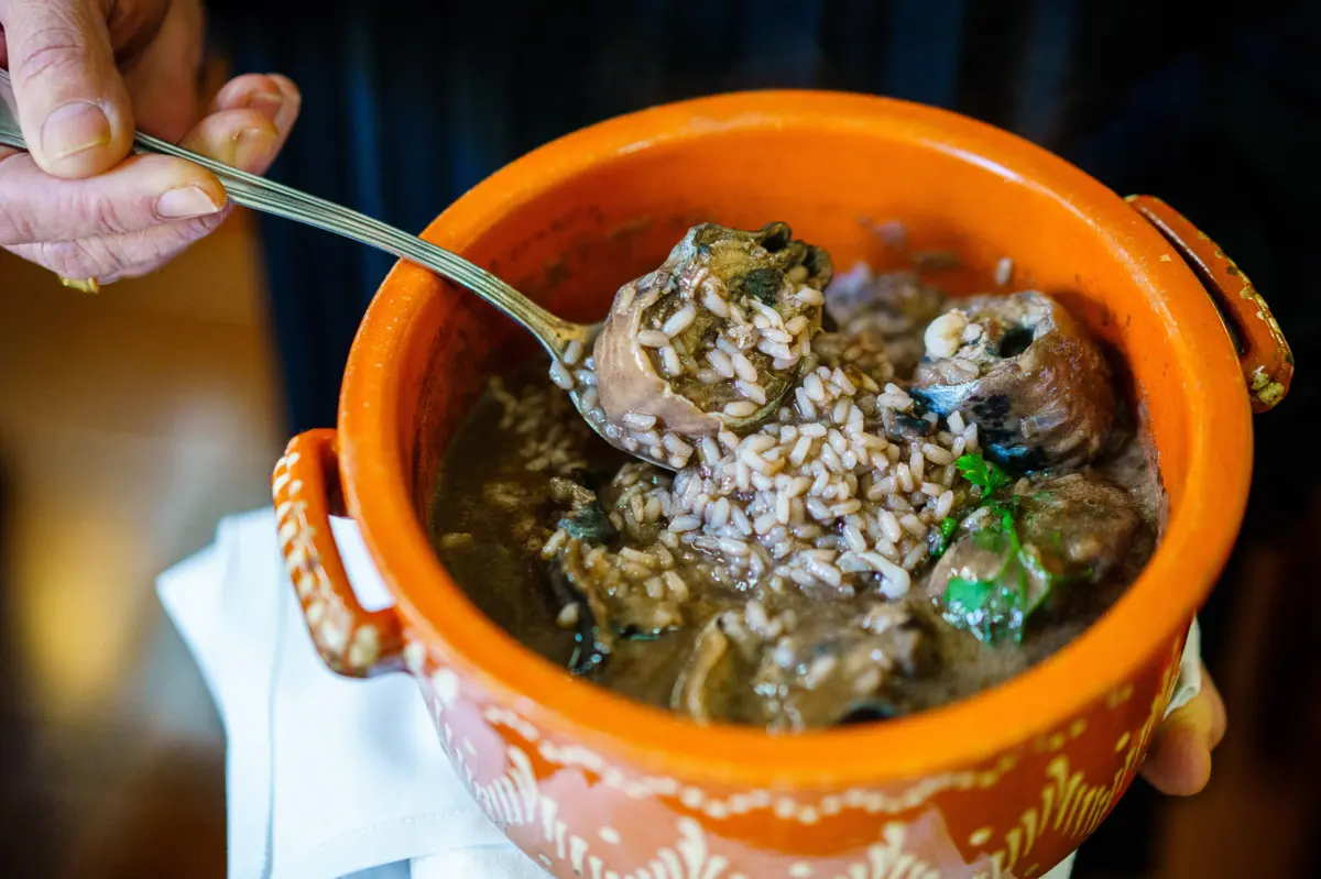 Arroz de lampreia é uma das iguarias que os visitantes podem degustar