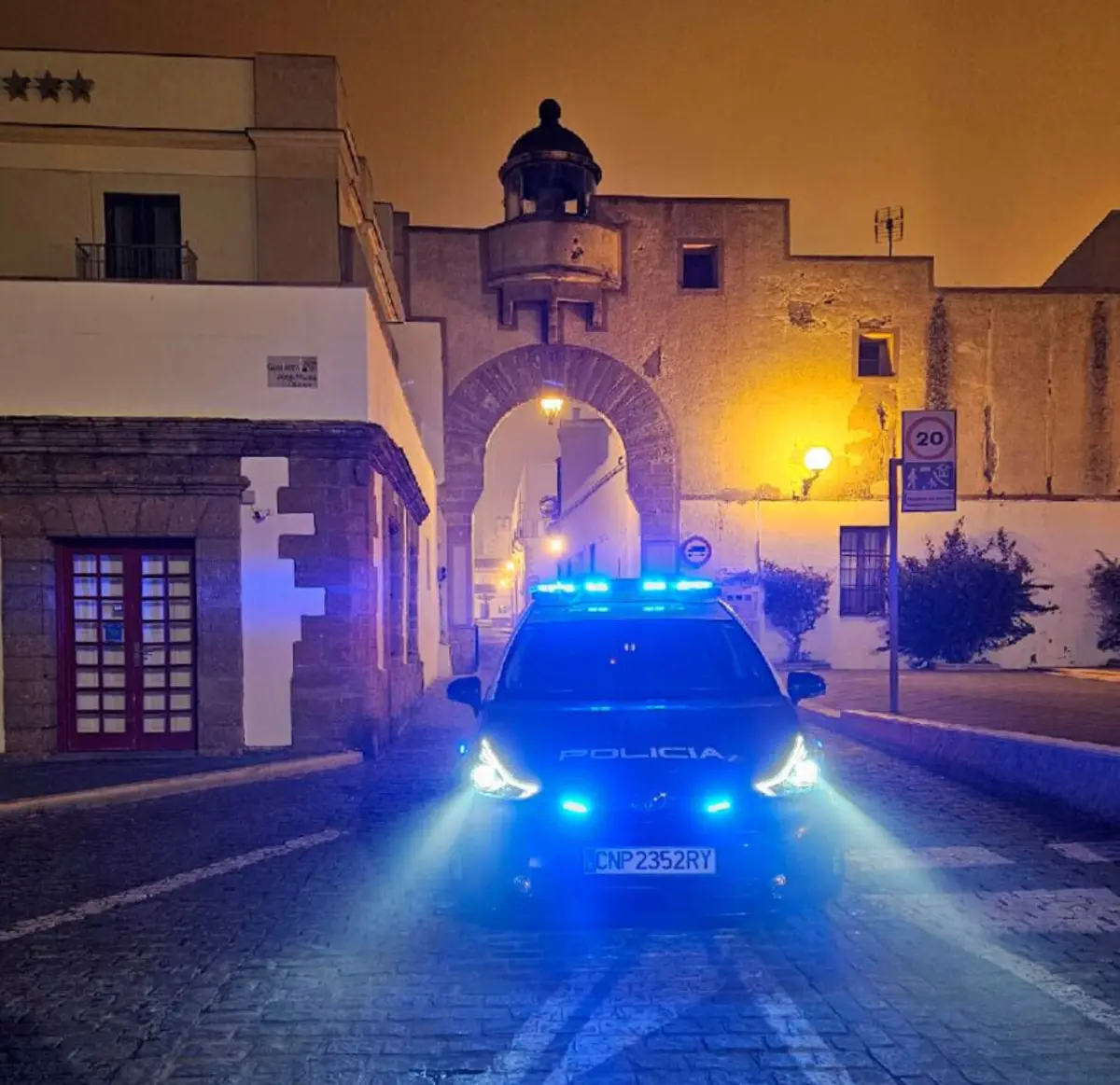 Imagem de contexto do artigo Cadela detetou 23 quilos de heroína escondidos num forno de cozinha