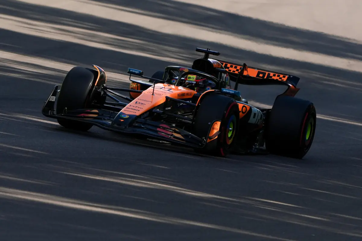 Piastri lidera o mundial de F1