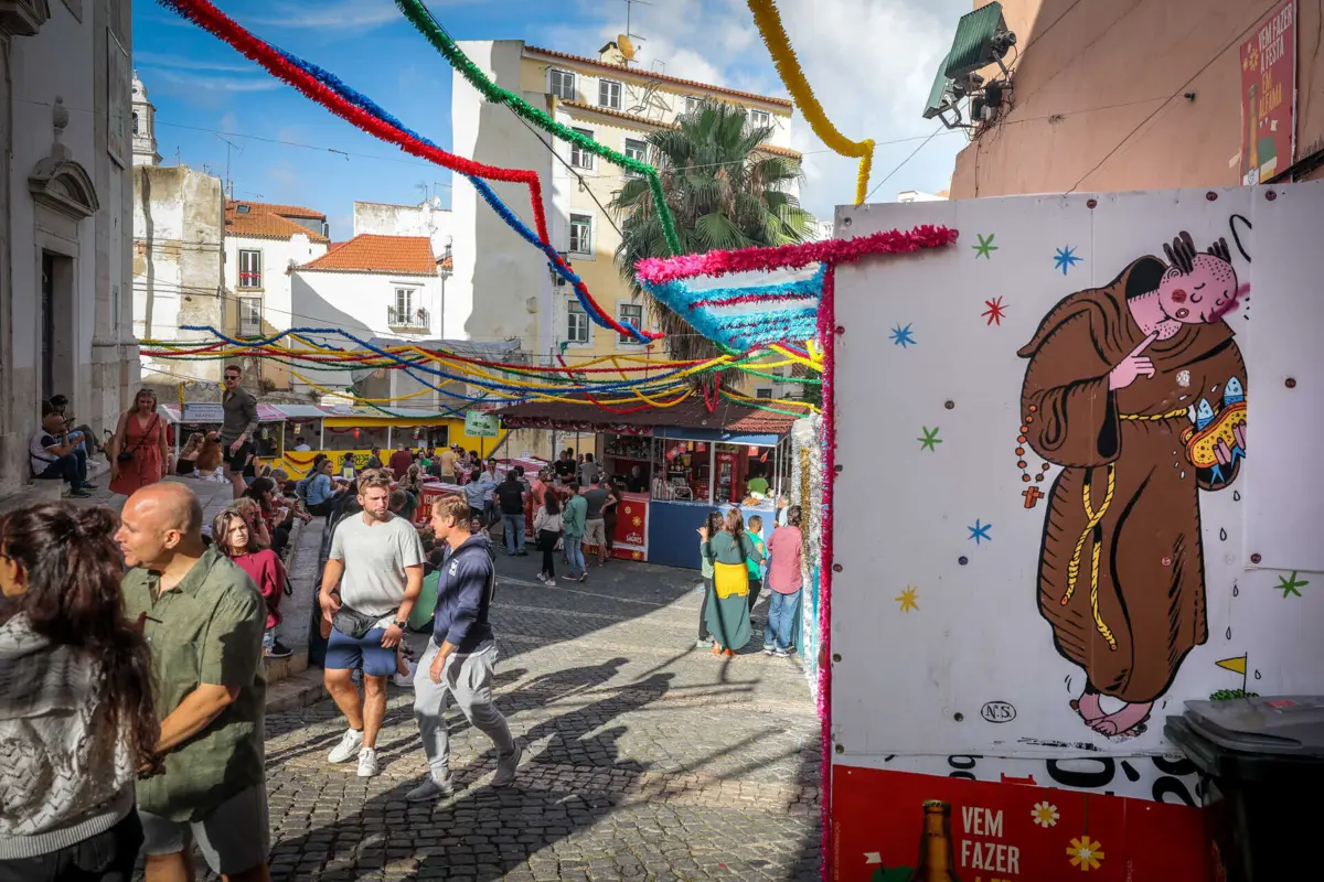 Imagem de contexto do artigo Metro de Lisboa prolonga serviço nas linhas Azul e Verde na noite de Santo António