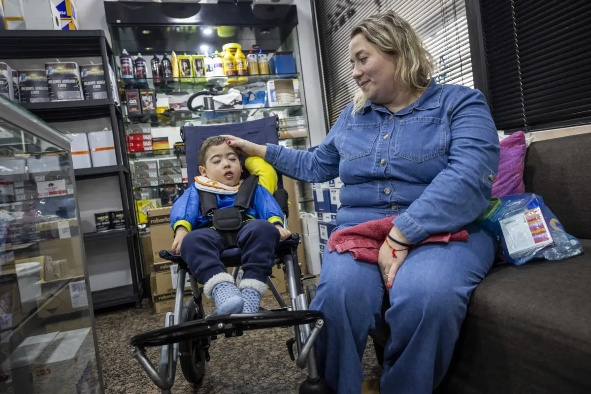 Teresa Alves acompanha o filho, Simão