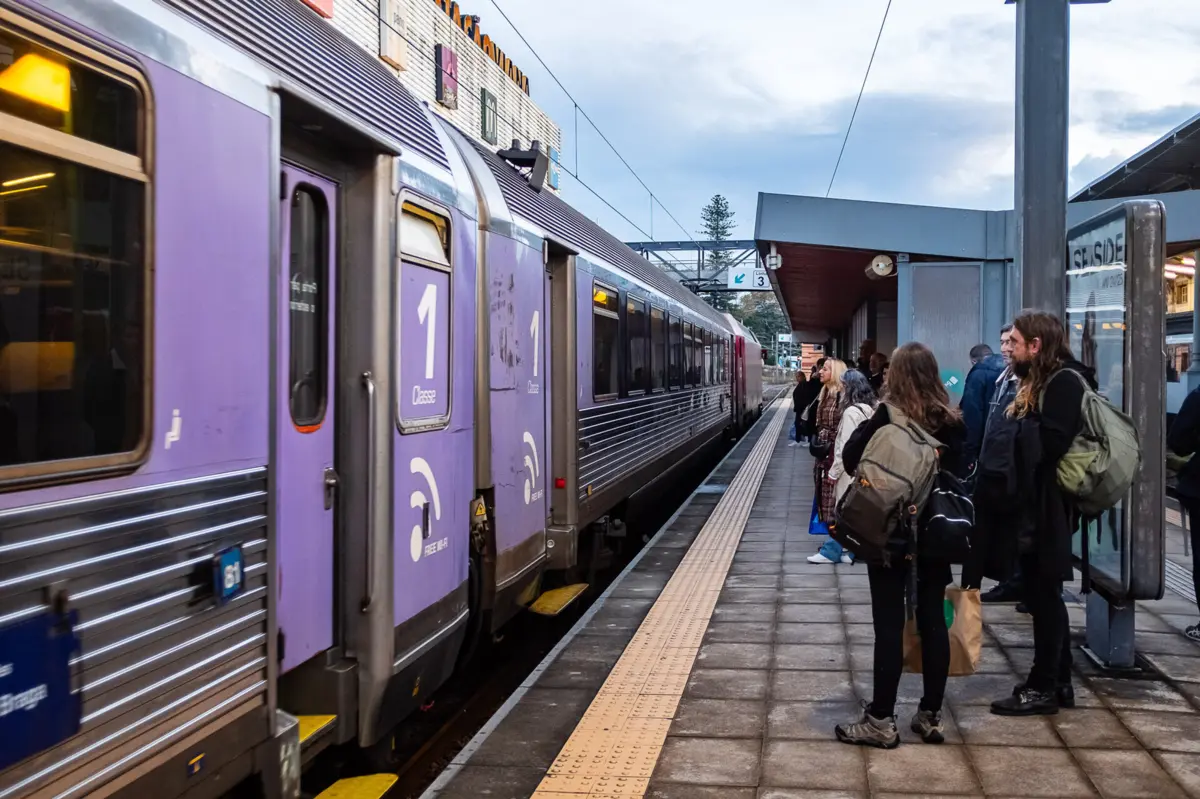 A CP vai ser compensada em 18,9 milhões de euros anuais, via contrato de serviço público com o Estado, pela perda de receita que vai ter com a entrada em vigor do Passe Ferroviário Verde