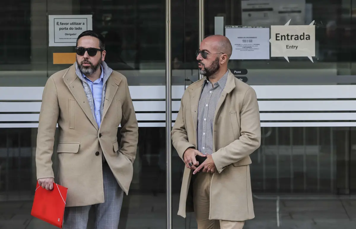 Mário Machado (à direita) e Ricardo Pais estão a ser julgados em Lisboa