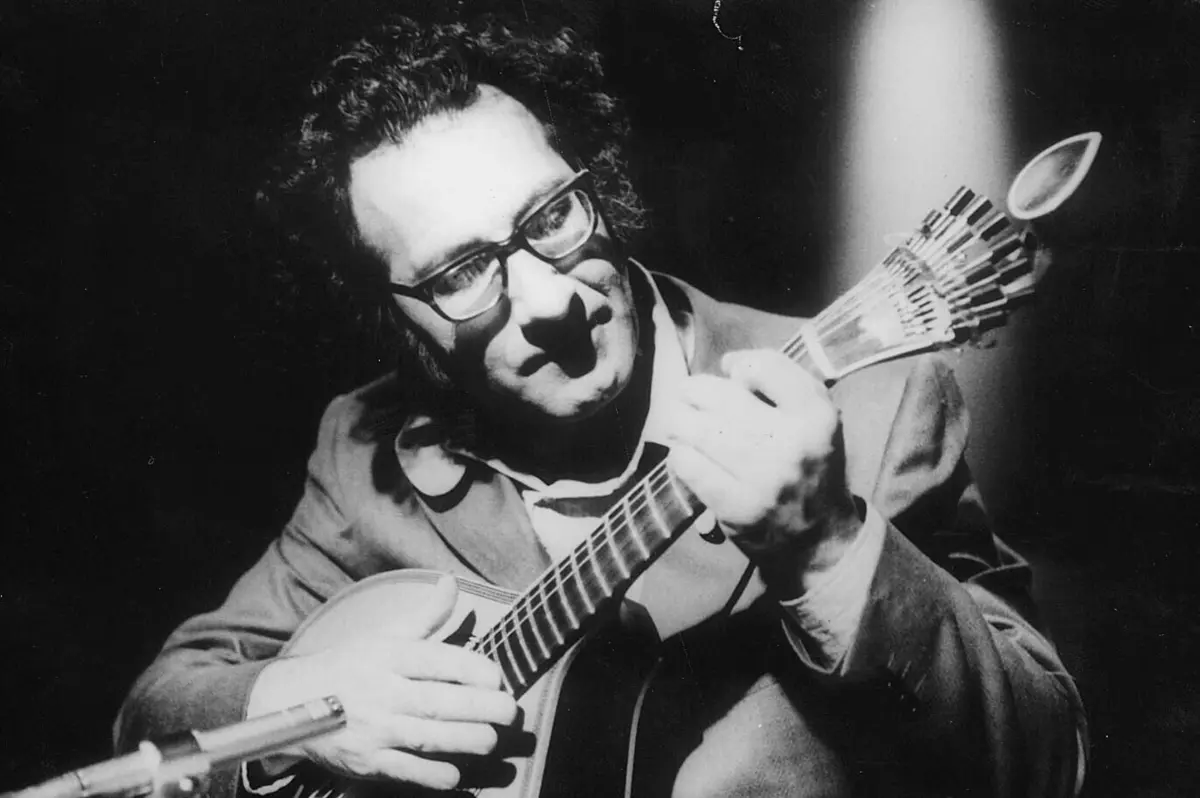 Carlos Paredes, compositor e guitarrista português, morreu em 2004
