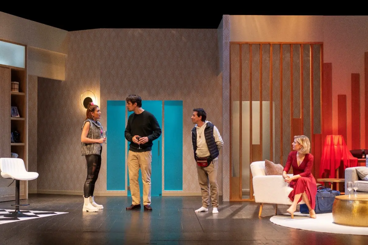 Relação de um casal em busca de novas experiências é o fio condutor de "Swing"