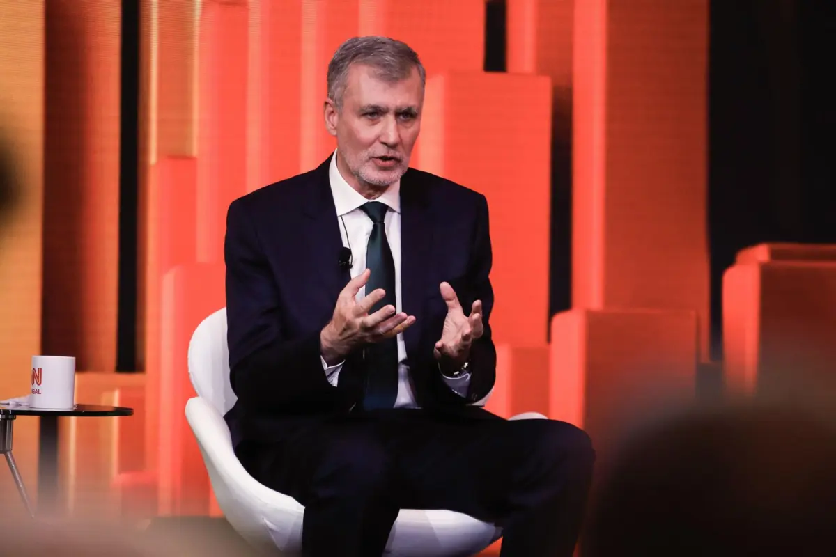 "Se quiserem abrir o escrutínio completo, eu estou disponível. Senão, o escrutínio é aquilo que a lei exige", frisou