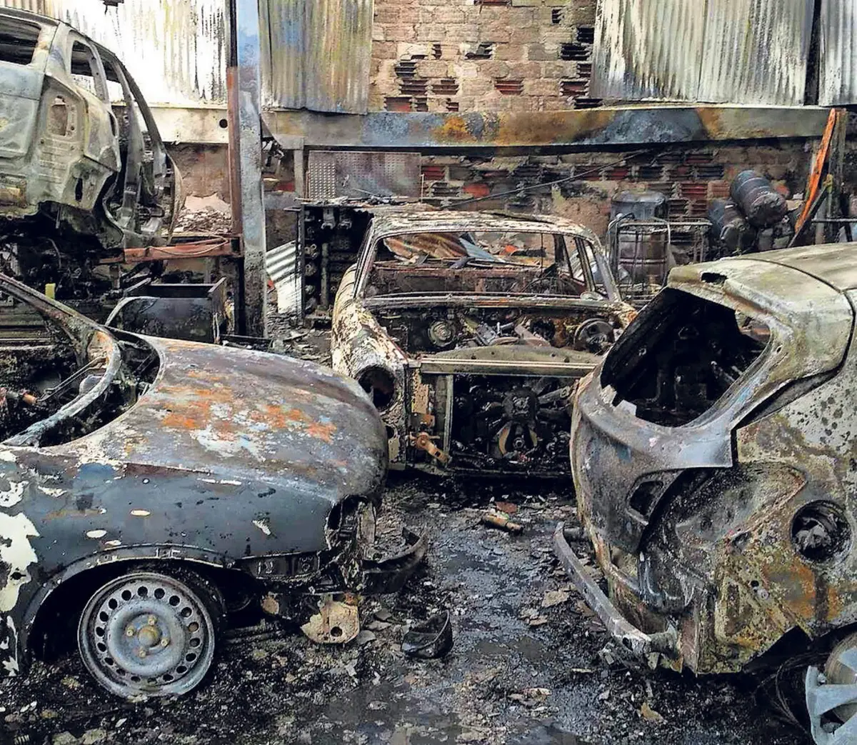 Indemnizações são pagas a clientes particulares e empresas por danos causados pelo fogos