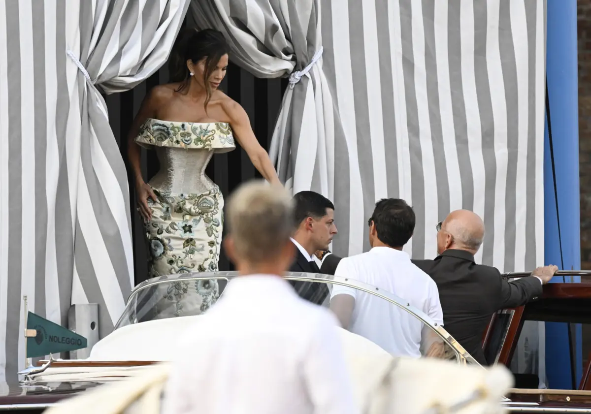 As celebrações do casamento durante três dias e Lauren exibiu diferentes criações de Alta-Costura,
para além do vestido de noiva