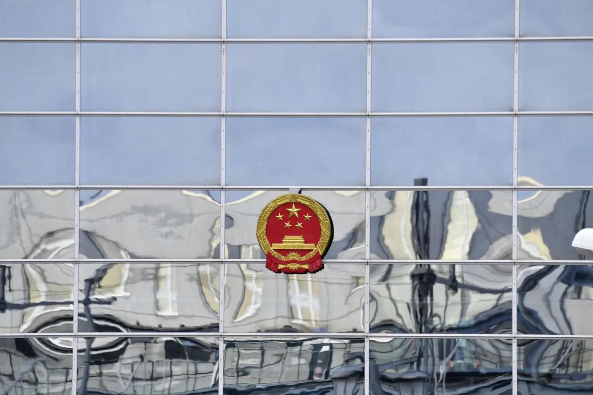 O casal terá estabelecido um acordo de transferência de investigação com uma empresa alemã não identificada, cujo primeiro passo consistia em elaborar um estudo para um parceiro chinês