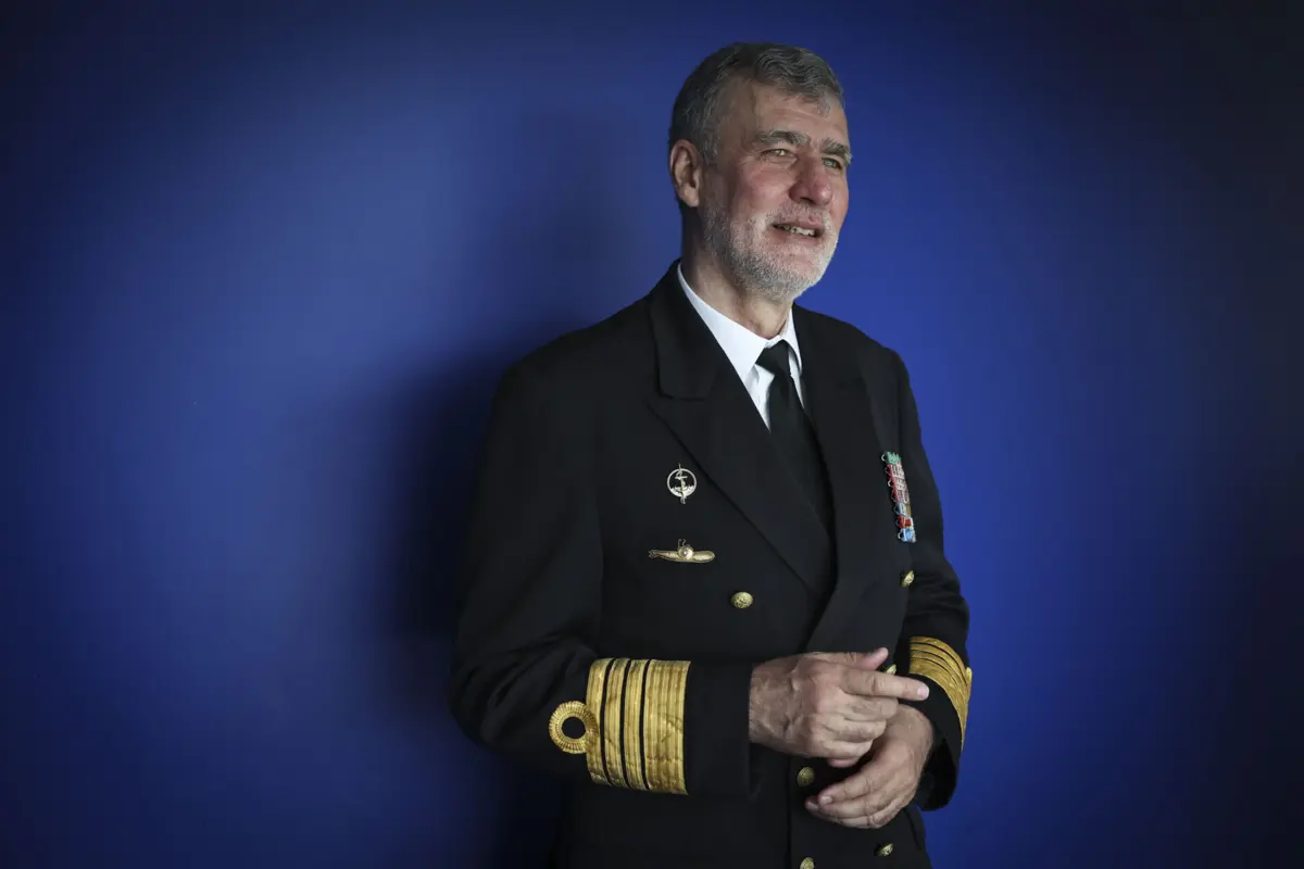 Em março, já tinha submetido um pedido ao Instituto Nacional da Propriedade Industrial para registar como marca o "Movimento Gouveia e Melo Presidente"