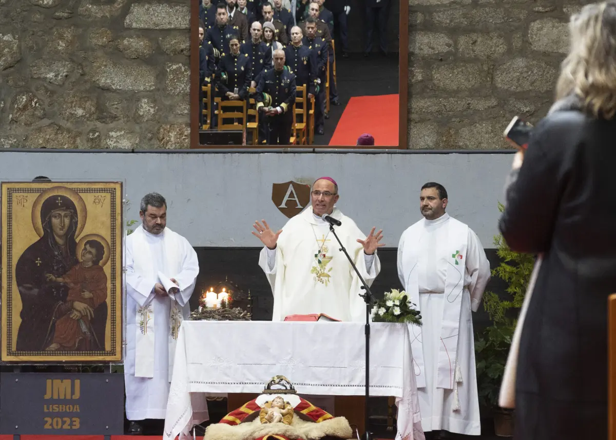 Novo patriarca de Lisboa será o bispo Rui Valério (ao centro)