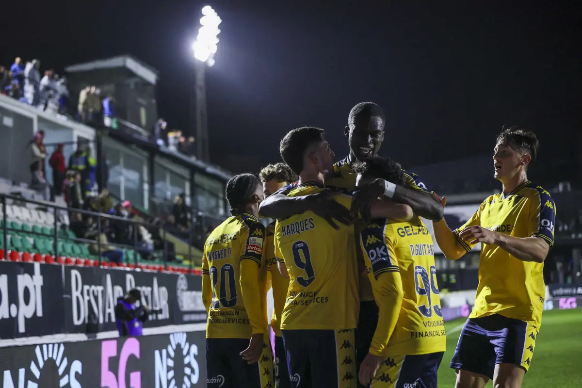 Estoril venceu o E. Amadora por 4-2