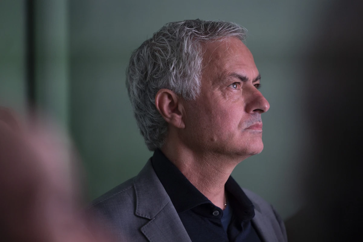 José Mourinho vai ser operado à vesícula