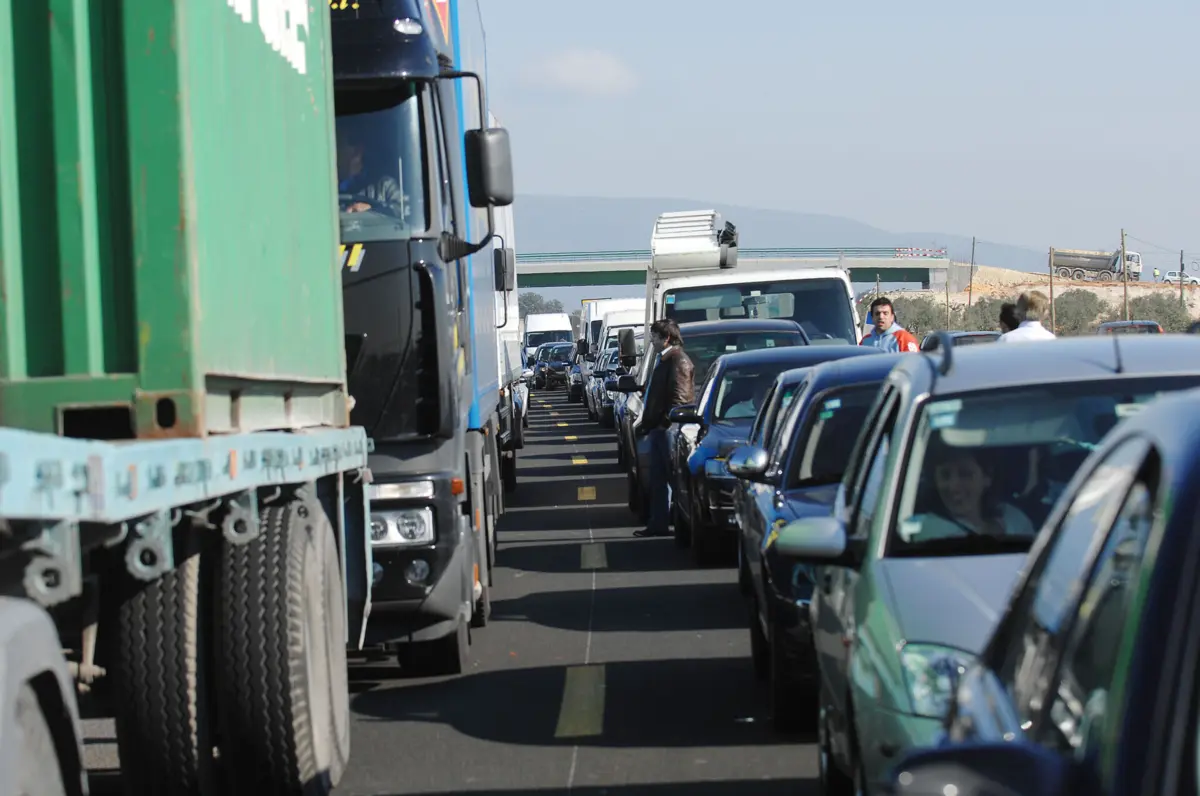 Trânsito na A1 em Santarém está condicionado no sentido sul/norte