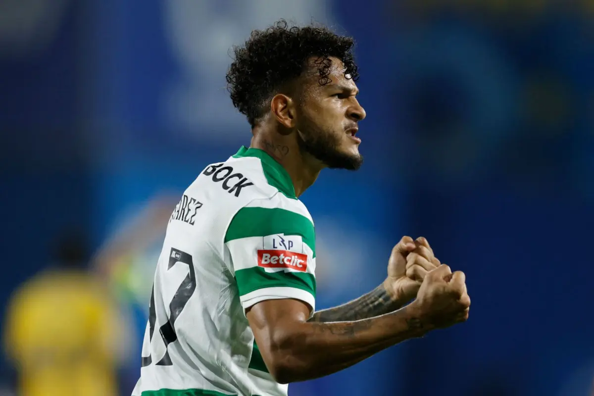 Luis Suarez celebra golo