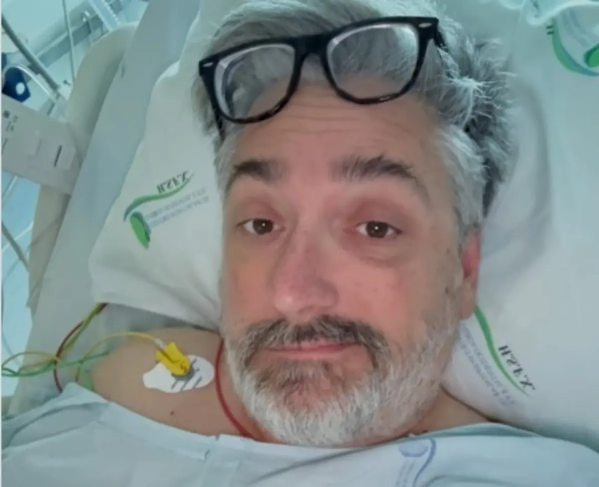 Da cama do hospital, Nuno Markl agradeceu "todo o amor" e garantiu que está a recuperar aos poucos