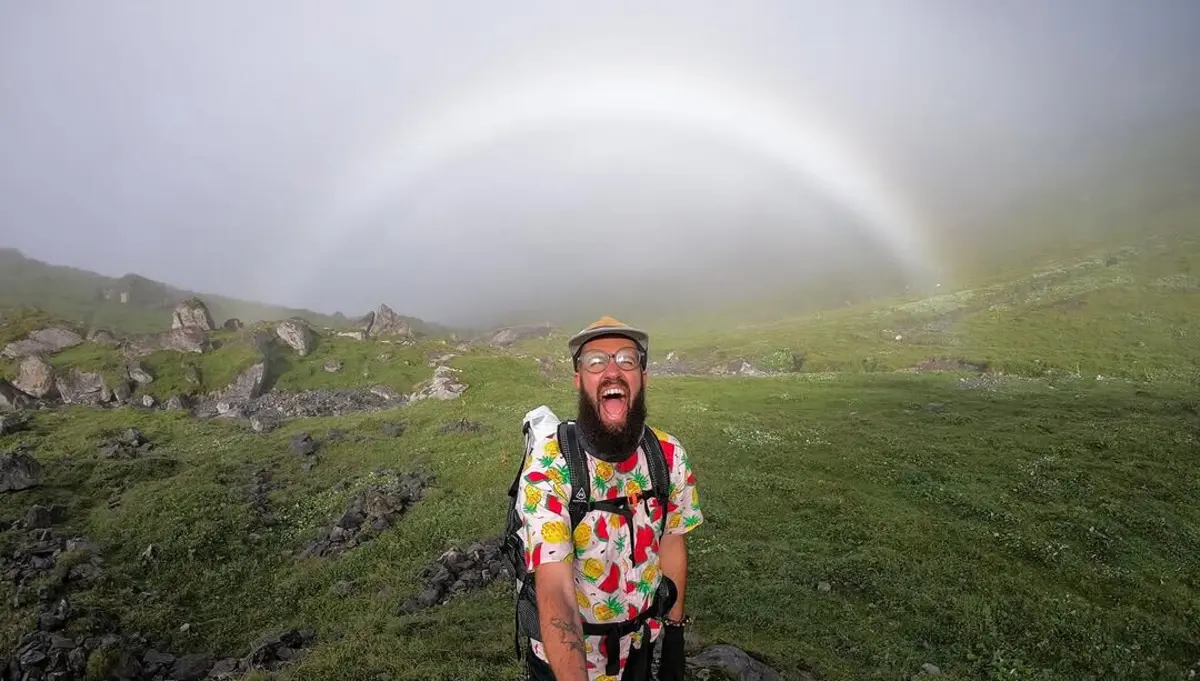 Fábio caminhou por estradas, montanhas, florestas, sozinho, com tudo às costas