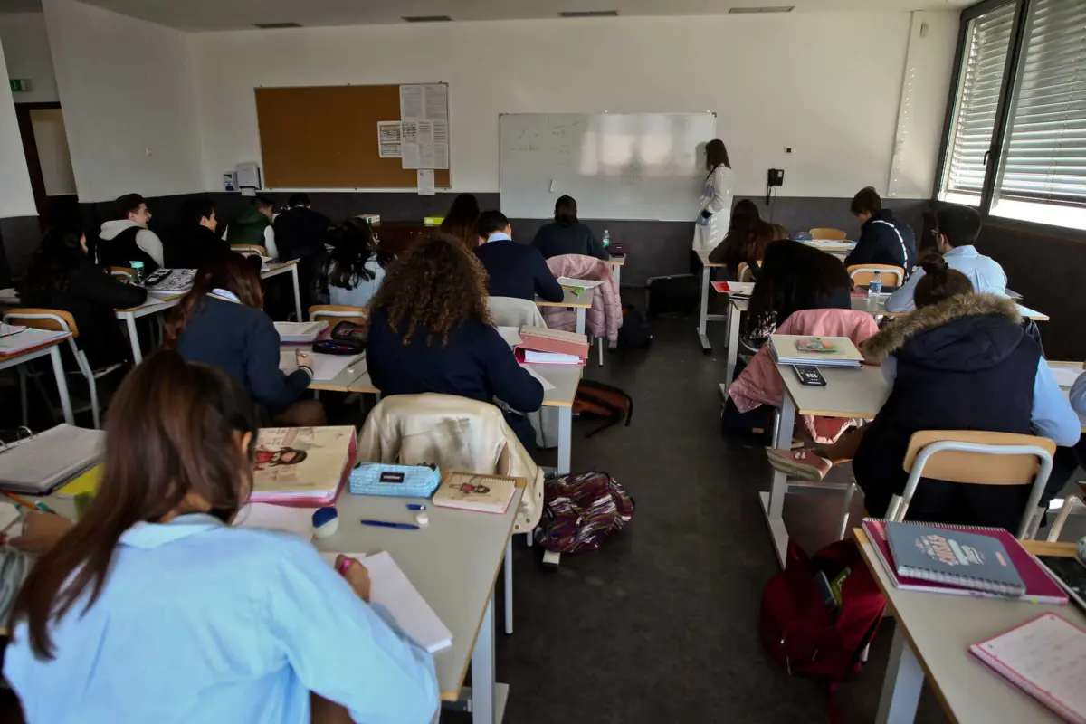 Imagem de contexto do artigo Portal das matrículas em baixo devido a "elevado número de acessos"