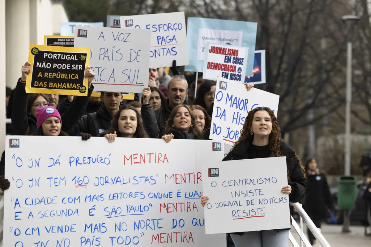 Trabalhadores dos títulos e empresas do Global Media Group fizeram uma greve e protestos no dia 10 de janeiro